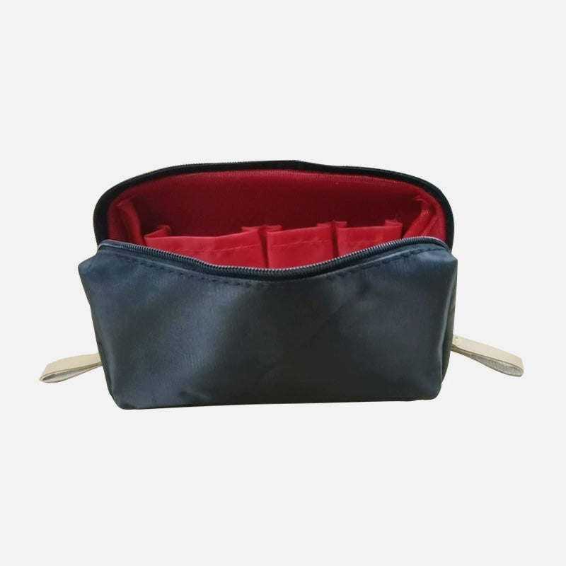 đ„Superdeal! 32% Rabatt! â LĂ€ppstiftsformad SminkvĂ€ska â Unik Design & Perfekt för HandvĂ€skan