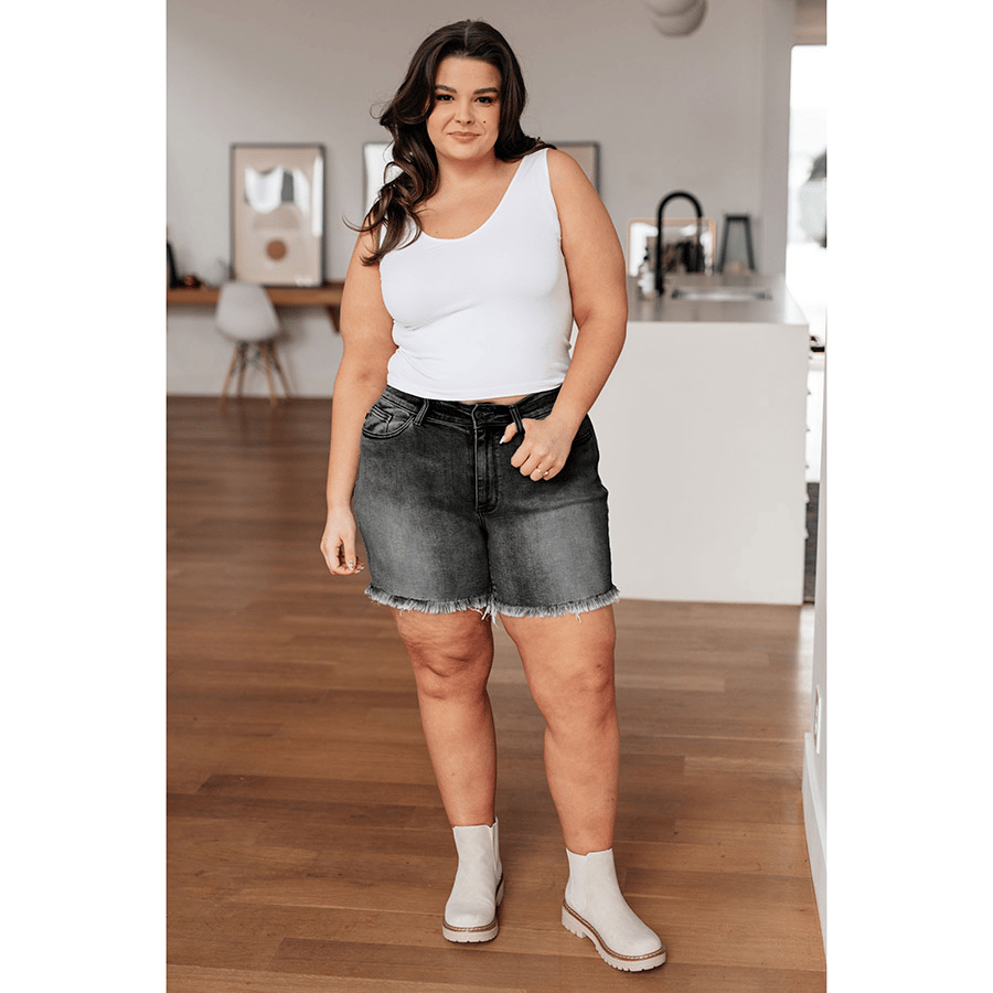 🔥 32% RABATT- Trendiga Högmidjade "Dad Shorts" med Fransad Kant