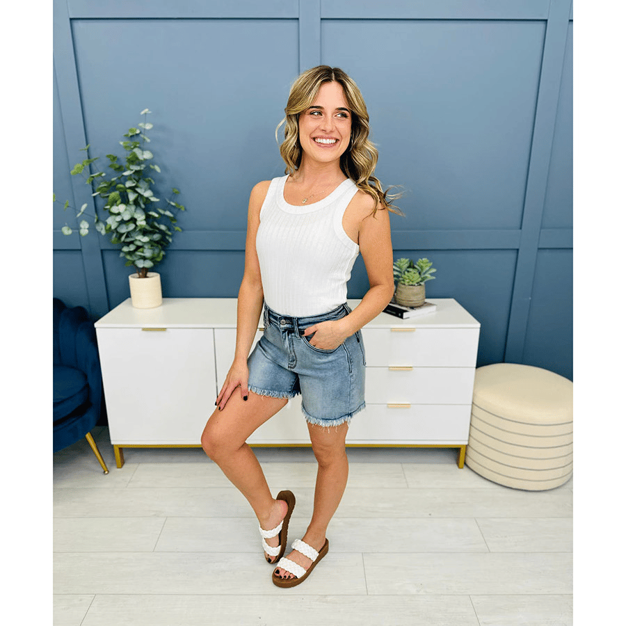 🔥 32% RABATT- Trendiga Högmidjade "Dad Shorts" med Fransad Kant